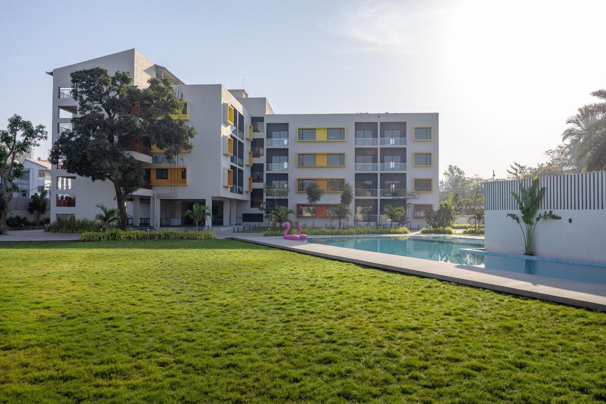 Saavi Suites Daman Exterior foto