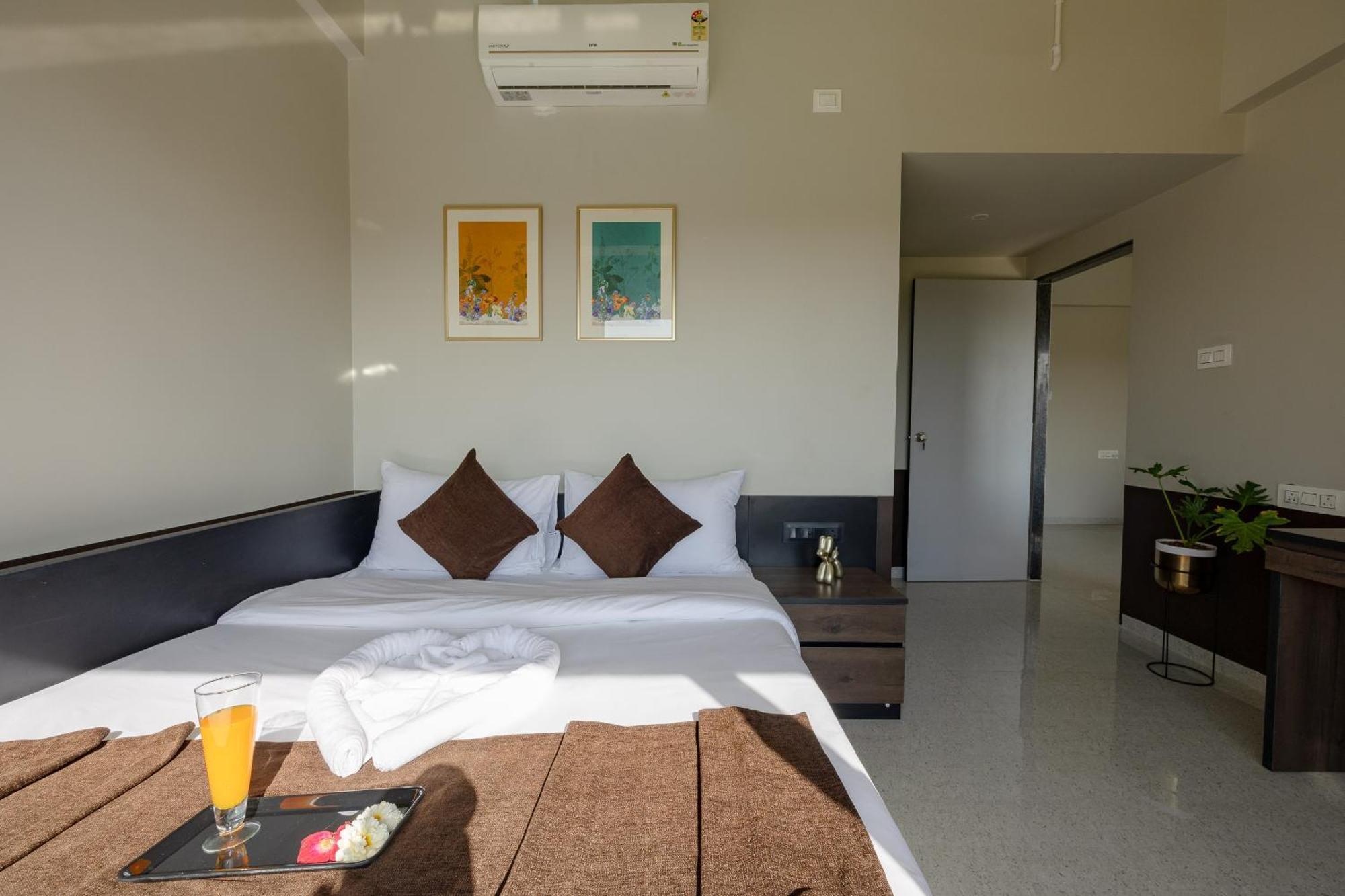 Saavi Suites Daman Exterior foto
